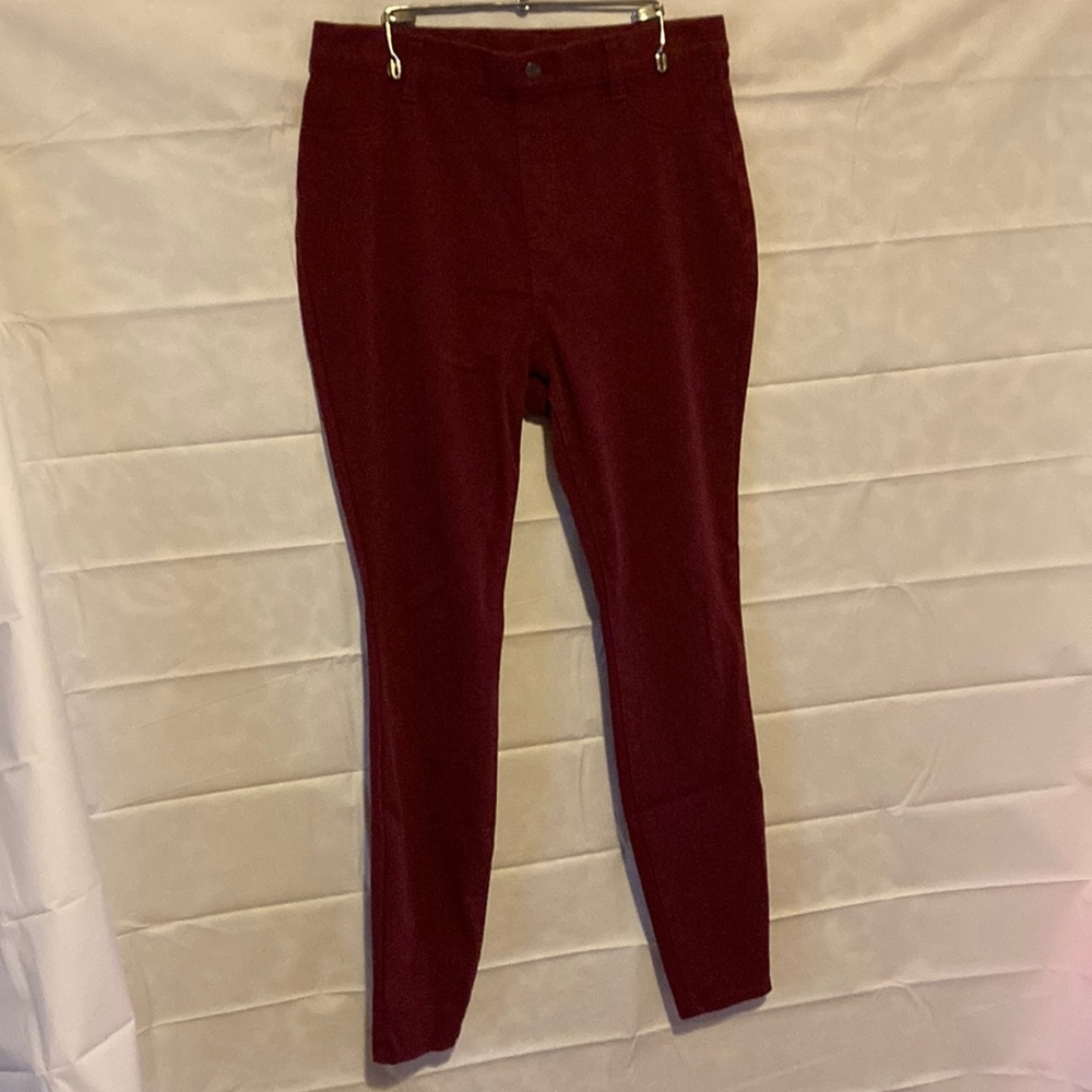 Burgundy stretchy jeans